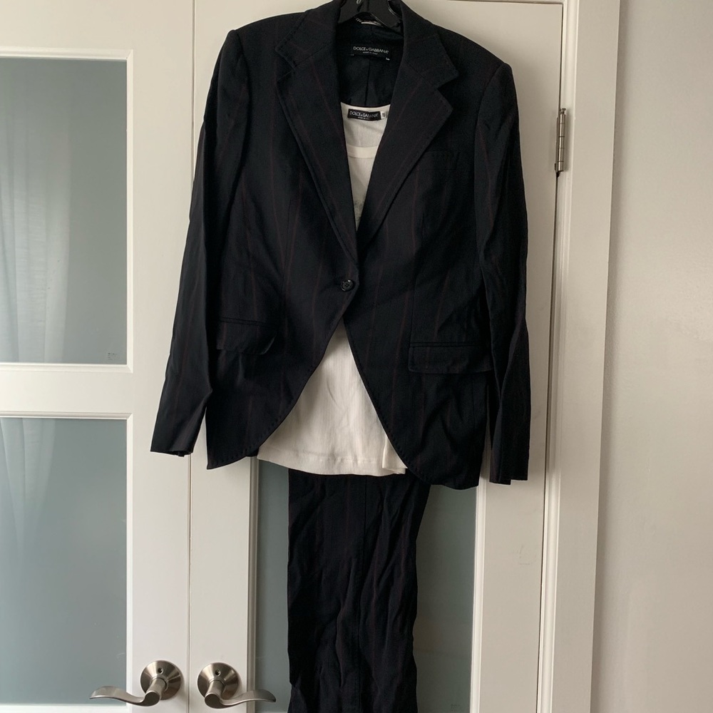 Dolce & Gabbana ladies suit with white D&G tank
